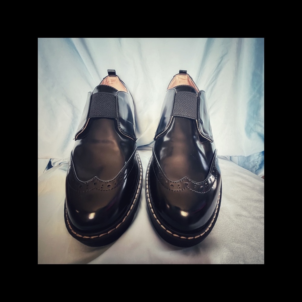 Women’s wingtip loafers brand new